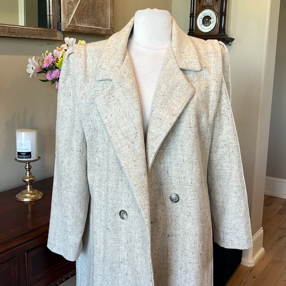 Vintage Women's Long Speckled Beige Coat - Picture 4 of 10